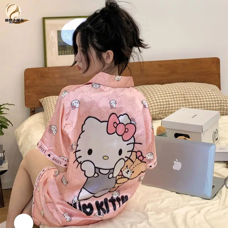 Hello Kitty cartoon pajamas